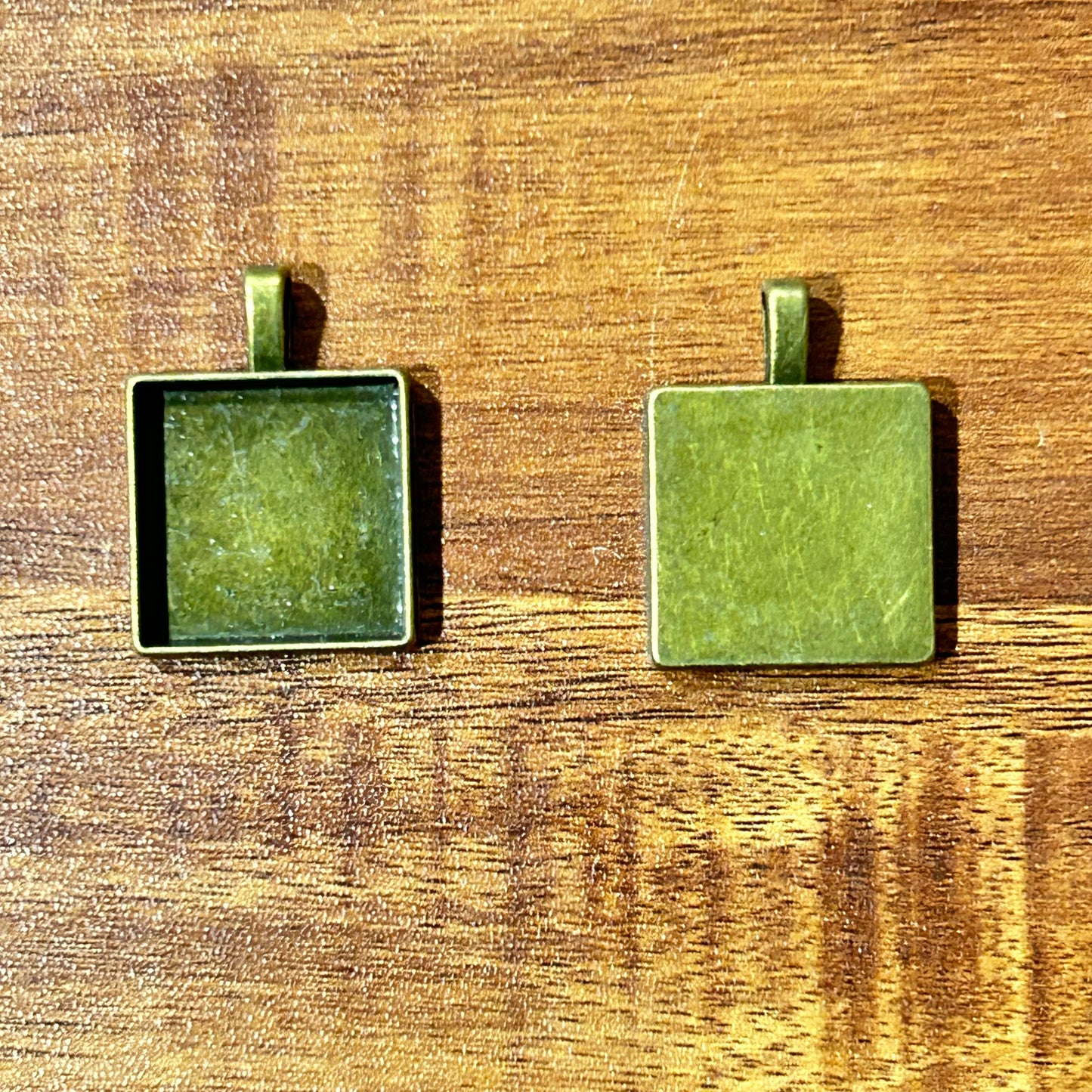 Antique Bezel A9